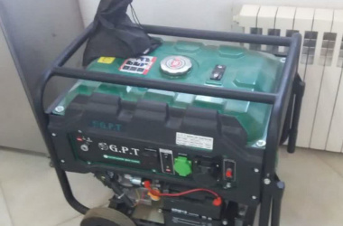 اهدای موتور برق اضطراری به مرکز خدمات جامع سلامت شهری رویان