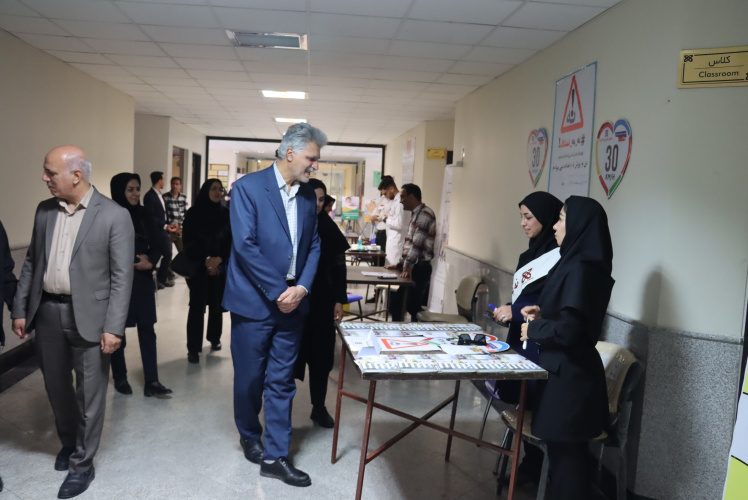 برپایی میز خدمت سلامت در نماز جمعه به میزبانی دانشگاه علوم پزشکی شاهرود