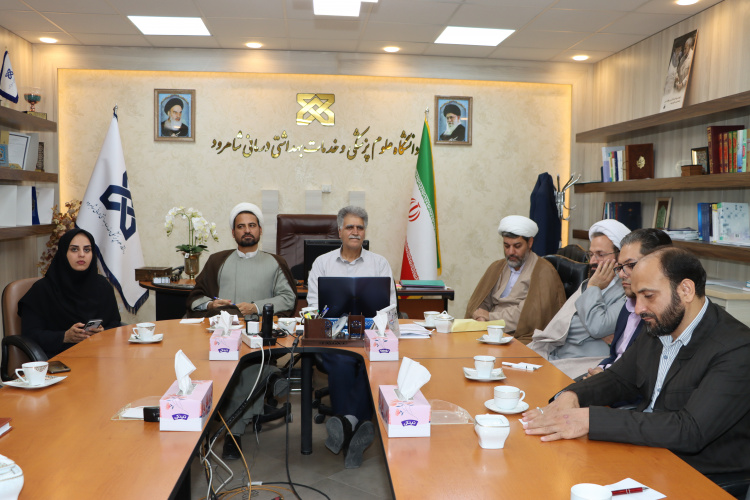 تأکید بر ارتقای اخلاق و فرهنگ دانشگاهی در جلسه گروه معارف با ریاست دانشگاه