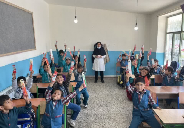 اجرای طرح وارنیش فلوراید در مدارس شاهرود