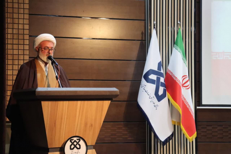 دانشجویان با حرکت علمی و کیفی می‌توانند خیر کثیر برای جامعه رقم بزنند.