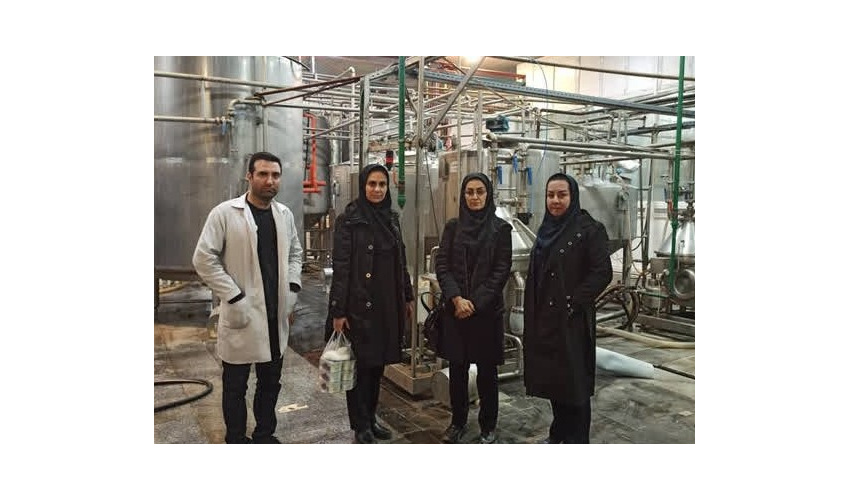 پایش مستمر کارشناسان اداره نظارت بر مواد غذایی معاونت غذا و دارو از واحدهای تولیدی